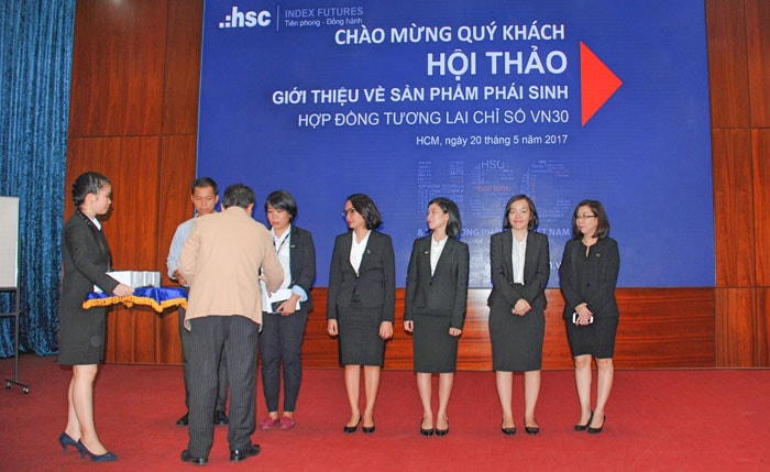 Phái sinh ‘nóng’ trong mắt nhà đầu tư HSC