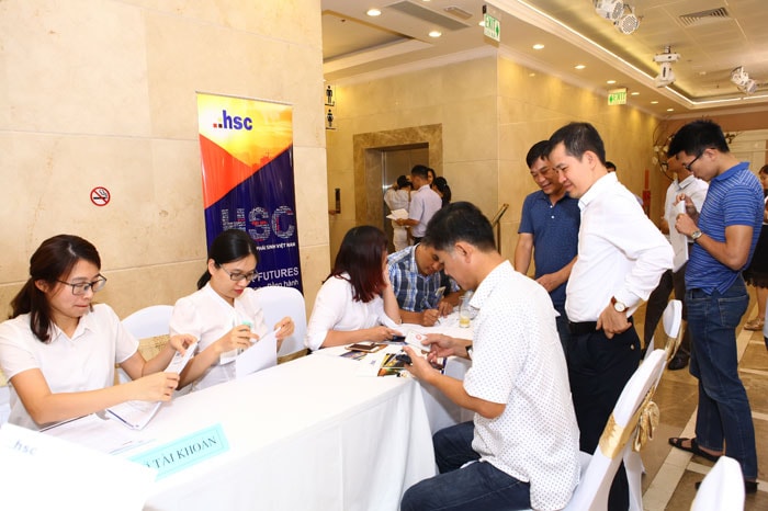 Phái sinh ‘nóng’ trong mắt nhà đầu tư HSC